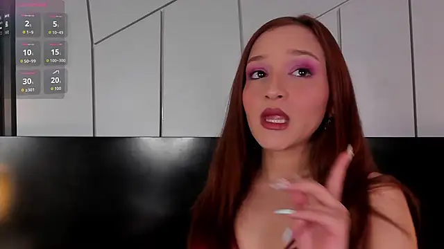 leahluna online show from May 5, 7:33 pm