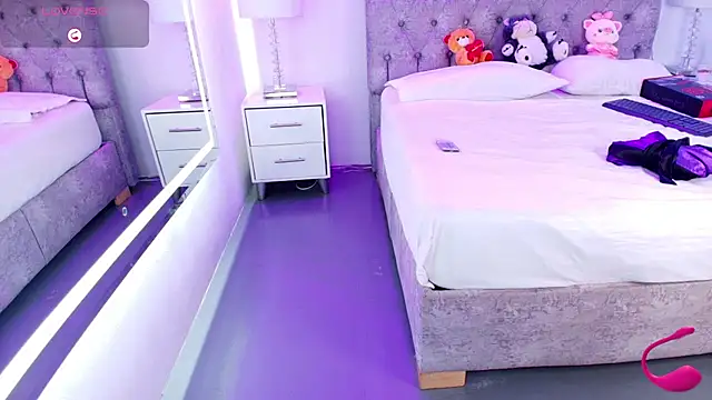 Zoe M00n online show from May 26, 7:32 pm