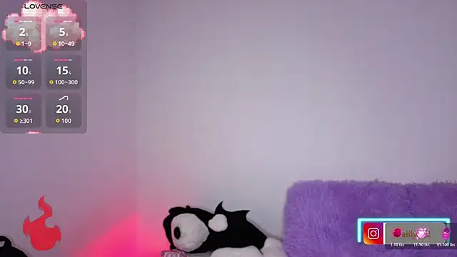 MAIILY MOON online show from May 7, 2:55 pm