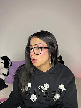 MAIILY MOON online show from May 8, 2:44 pm