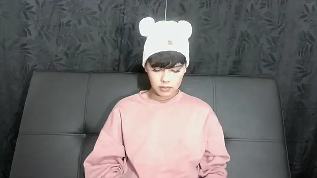 Snapshot of Felipe_Kold chatting on May 4, 1:12 am Felipe Kold online show from May 4, 1:12 am