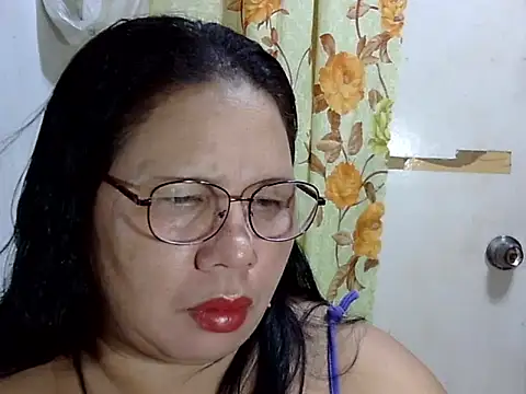 HottyCurlyPeanut online show from April 20, 2:31 pm