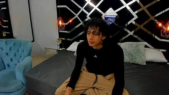JayTaylorr online show from May 16, 11:53 am