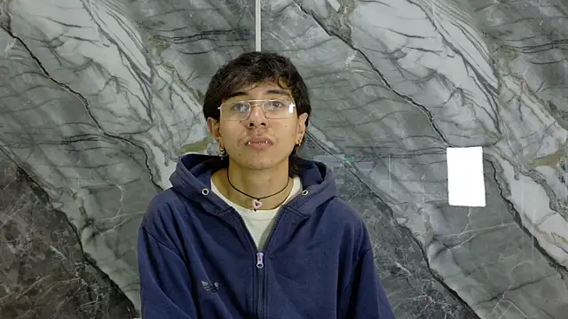 NoahWalker   online show from May 12, 11:07 am