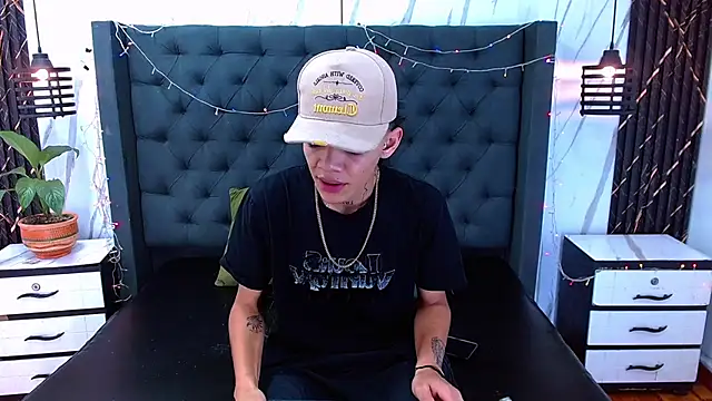 Daniel Guty online show from April 29, 8:04 pm