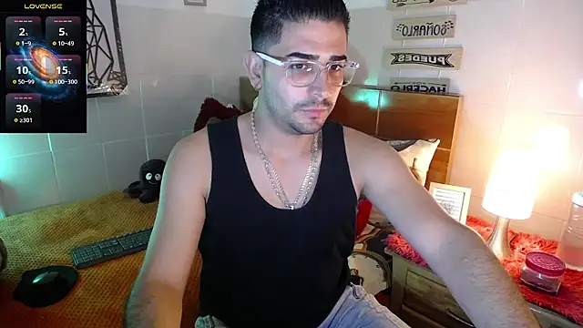 Snapshot of andders_ chatting on July 7, 10:25 pm andders online show from July 7, 10:25 pm