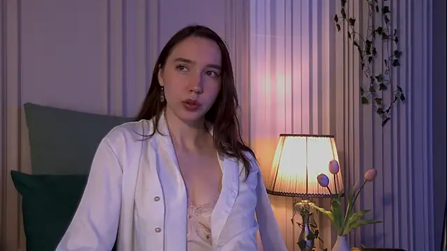 Snapshot of Suzaneey chatting on June 4, 6:58 pm Suzaneey online show from June 4, 6:58 pm