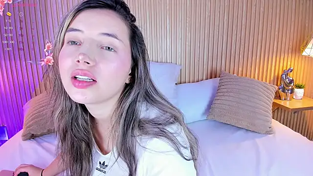 MiaBrokss  online show from April 25, 3:53 am