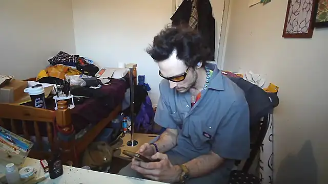 JohnnyMoves online show from May 9, 11:21 pm