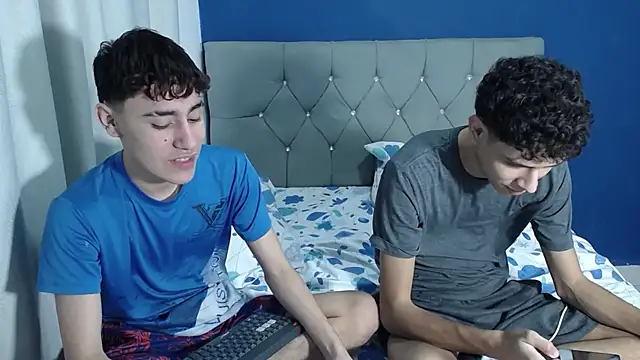 Snapshot of Thiago_And_Gael chatting on July 23, 1:08 am Thiago And Gael online show from July 23, 1:08 am