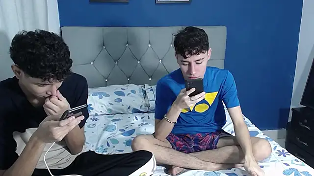 Snapshot of Thiago_And_Gael chatting on July 23, 11:57 pm Thiago And Gael online show from July 23, 11:57 pm