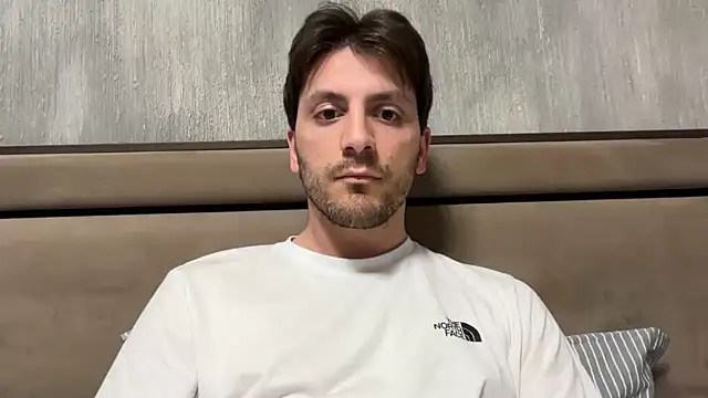 Snapshot of italianass94 chatting on April 16, 9:39 pm italianass94 online show from April 16, 9:39 pm