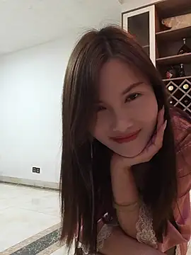 tongtong789 online show from April 19, 1:10 pm