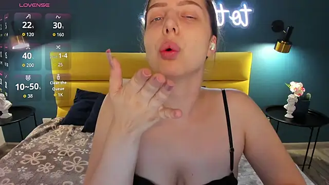 ReneeBlair online show from July 11, 1:30 am