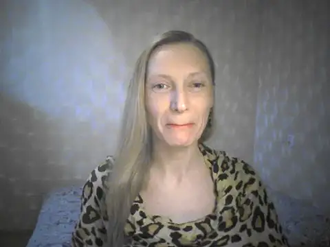 LunaBelle8 online show from May 1, 4:11 pm