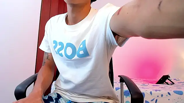 alessandroferrer online show from April 17, 11:46 am