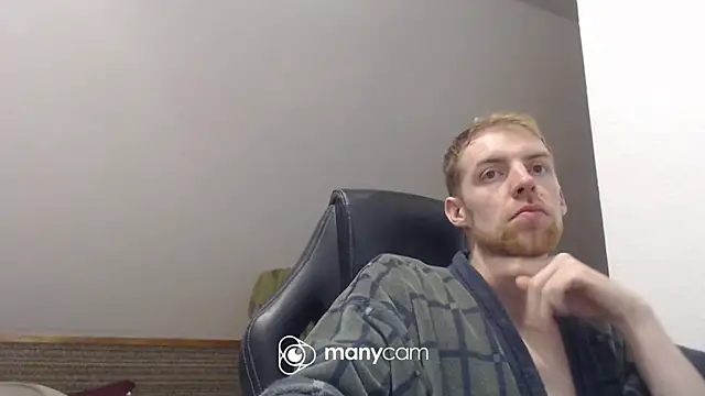 Snapshot of Milkyman7 chatting on November 15, 8:49 pm Milkyman7 online show from November 15, 8:49 pm