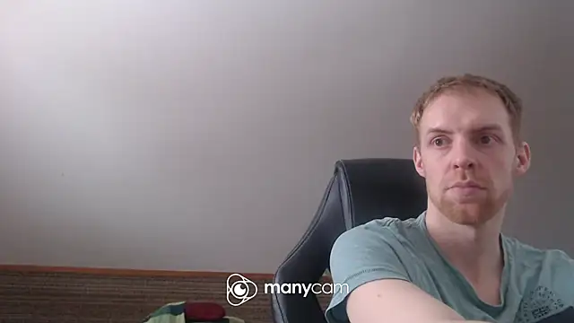 Snapshot of Milkyman7 chatting on February 21, 12:39 pm Milkyman7 online show from February 21, 12:39 pm