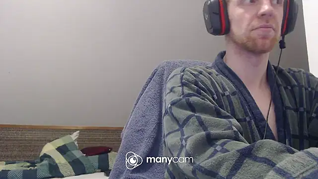 Snapshot of Milkyman7 chatting on February 28, 8:32 pm Milkyman7 online show from February 28, 8:32 pm