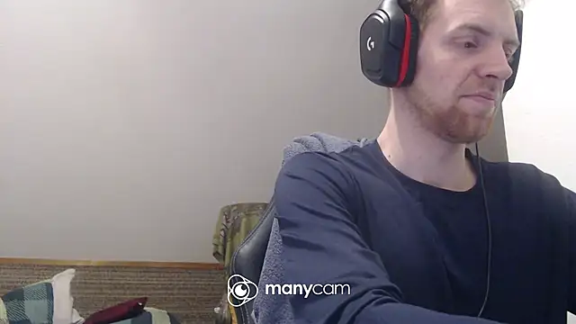 Snapshot of Milkyman7 chatting on March 4, 9:43 pm Milkyman7 online show from March 4, 9:43 pm