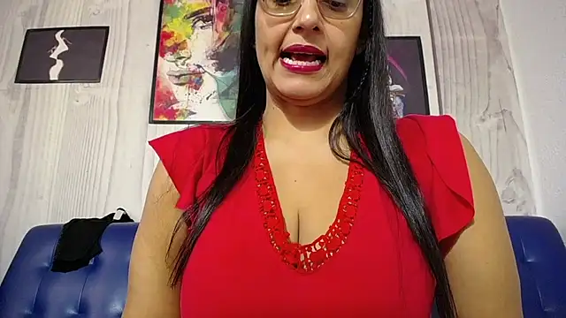 Miss Bobbiess online show from April 18, 7:58 pm