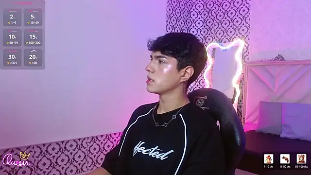 Snapshot of Damian_tay chatting on June 23, 11:41 am Damian tay online show from June 23, 11:41 am