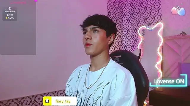Snapshot of Damian_tay chatting on July 5, 11:39 am Damian tay online show from July 5, 11:39 am