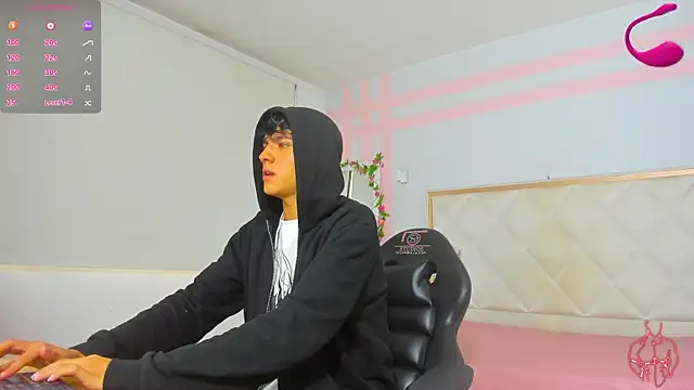 Snapshot of Damian_tay chatting on July 18, 11:47 am Damian tay online show from July 18, 11:47 am