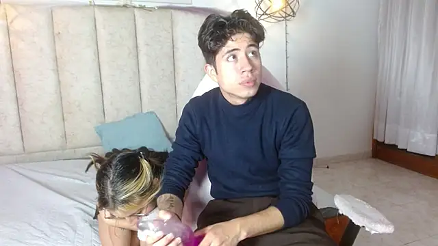 mrandmrsvixencs online show from May 5, 1:52 pm
