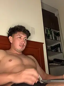 heatscarleon online show from April 17, 5:32 am