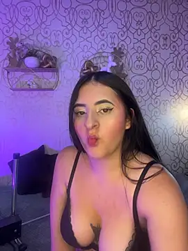 Maggiee 1 online show from June 10, 7:57 pm
