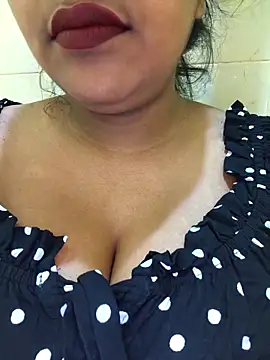 Snapshot of Newragini chatting on May 9, 6:57 pm Newragini online show from May 9, 6:57 pm