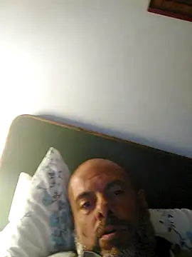 Snapshot of merenda2105 chatting on May 22, 6:42 am merenda2105 online show from May 22, 6:42 am