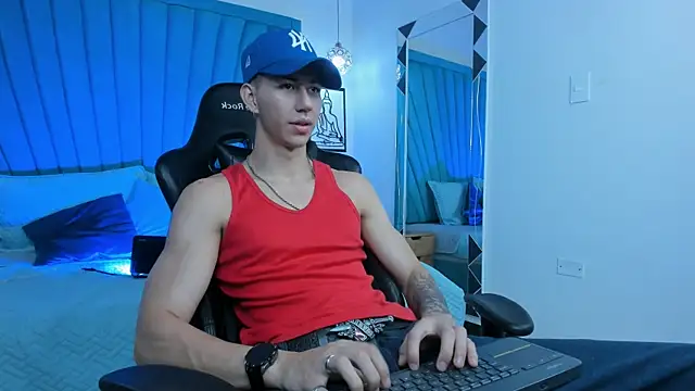 OliverThompsonJS online show from April 30, 3:13 am