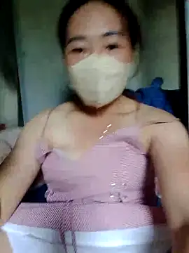 Snapshot of Tieuthu2 chatting on June 7, 12:37 am Tieuthu2 online show from June 7, 12:37 am