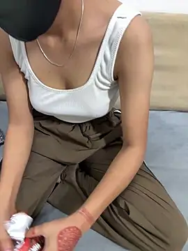 missnaina1 online show from May 3, 2:23 pm