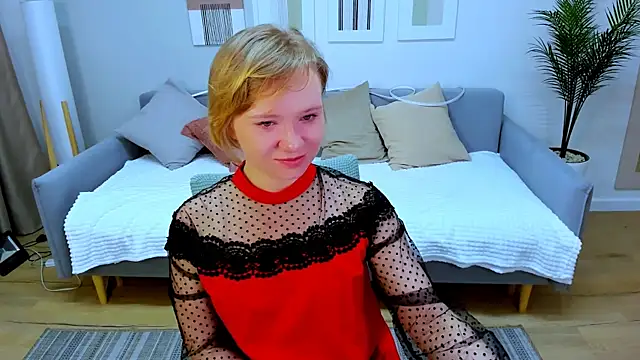 TrishaSmitty online show from April 19, 4:12 am