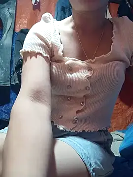 Snapshot of Isabella_pusy chatting on June 22, 1:19 pm Isabella pusy online show from June 22, 1:19 pm