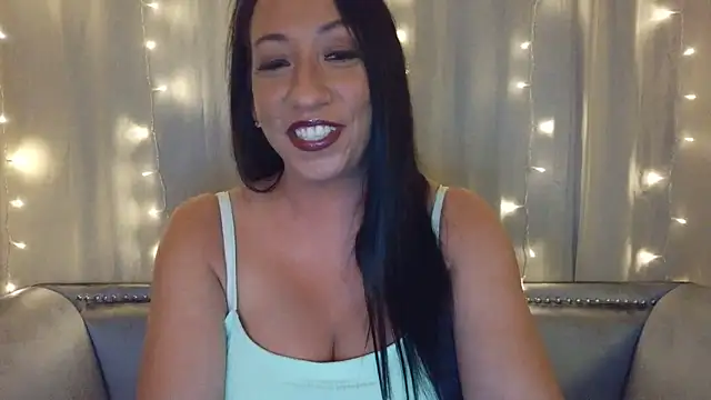 Snapshot of CheyDoll chatting on June 14, 4:03 am CheyDoll online show from June 14, 4:03 am
