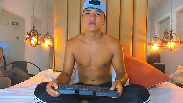 LianCarter  online show from April 18, 11:27 pm