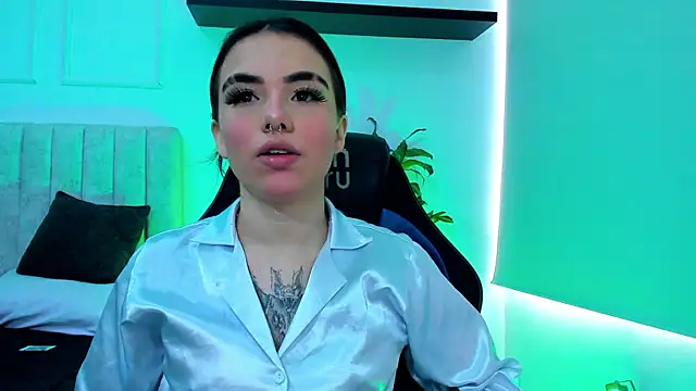 Snapshot of isabella_hv chatting on June 27, 5:29 pm isabella hv online show from June 27, 5:29 pm