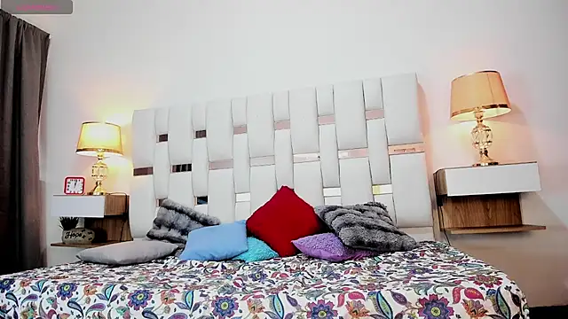 Aurora Rinaldi online show from April 18, 12:20 pm