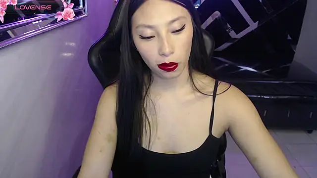 Queen Jen v online show from May 1, 8:02 pm
