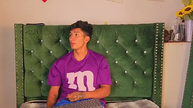 Snapshot of Zayn_Moretti chatting on June 27, 4:06 am Zayn Moretti online show from June 27, 4:06 am