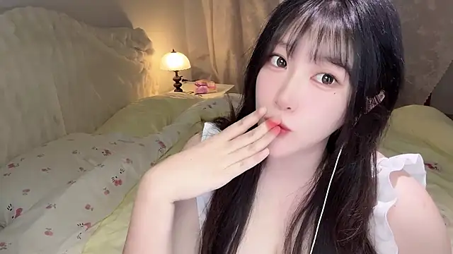 Snapshot of SweetButWildbaby chatting on May 14, 1:40 pm SweetButWildbaby online show from May 14, 1:40 pm