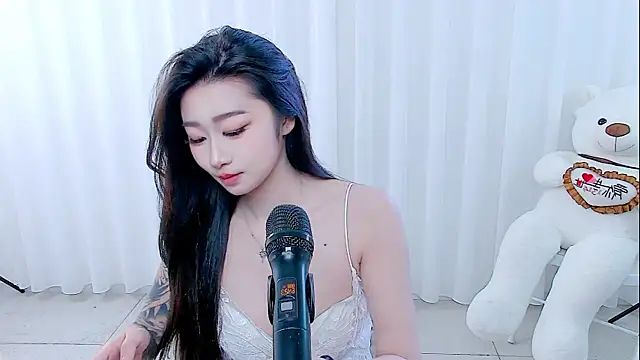 CC-828 online show from April 18, 12:53 pm