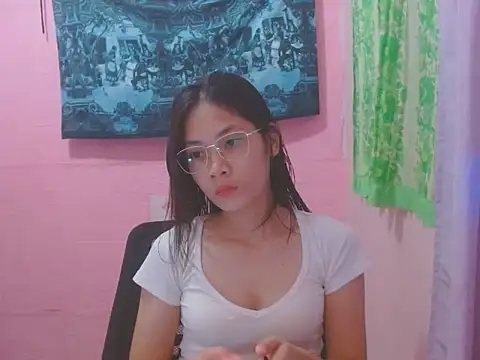 Snapshot of Sweetsexylady19 chatting on May 31, 4:09 am Sweetsexylady19 online show from May 31, 4:09 am