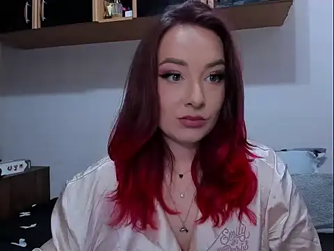 Snapshot of LilithsTongue_ chatting on May 5, 10:12 am LilithsTongue online show from May 5, 10:12 am