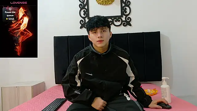 Snapshot of LunayDream chatting on June 11, 12:25 pm LunayDream online show from June 11, 12:25 pm