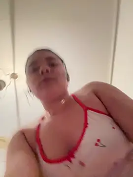 kitty cutess online show from May 7, 10:48 pm